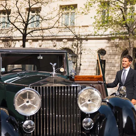 The Peninsula Szálloda