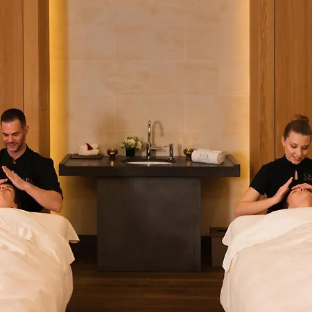 The Peninsula Párizs