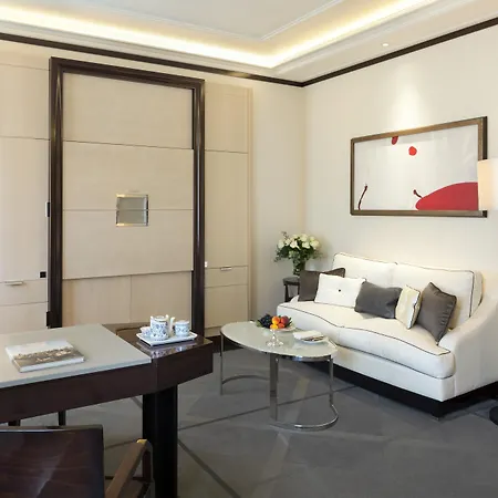 The Peninsula Szálloda