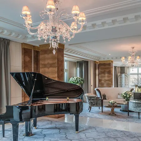 The Peninsula 5*