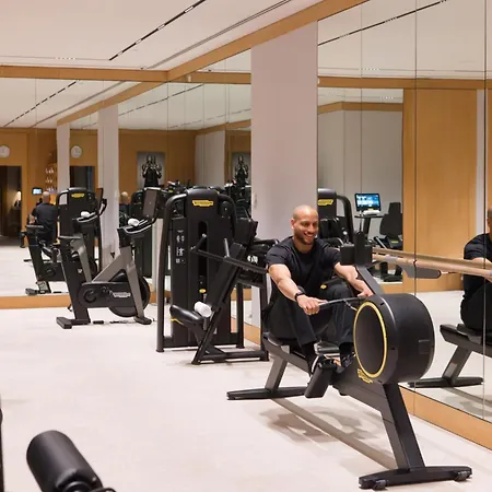 The Peninsula Paryż