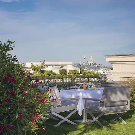 The Peninsula Отель Париж