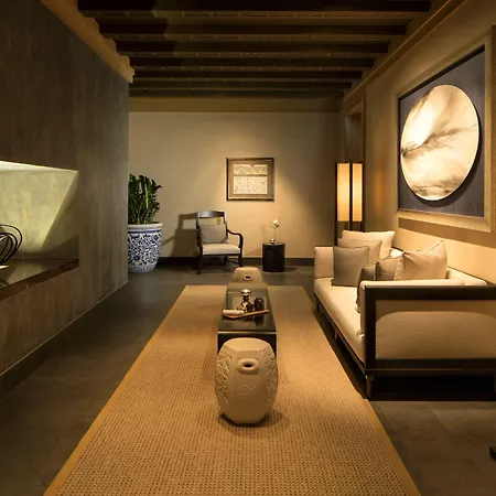 The Peninsula Paryż