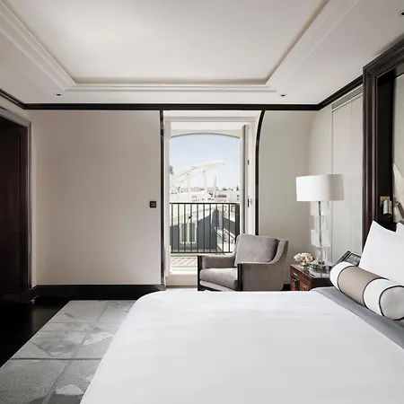 The Peninsula Отель Париж