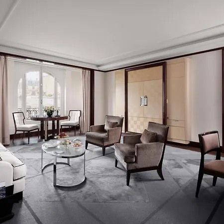 The Peninsula Otel 5*