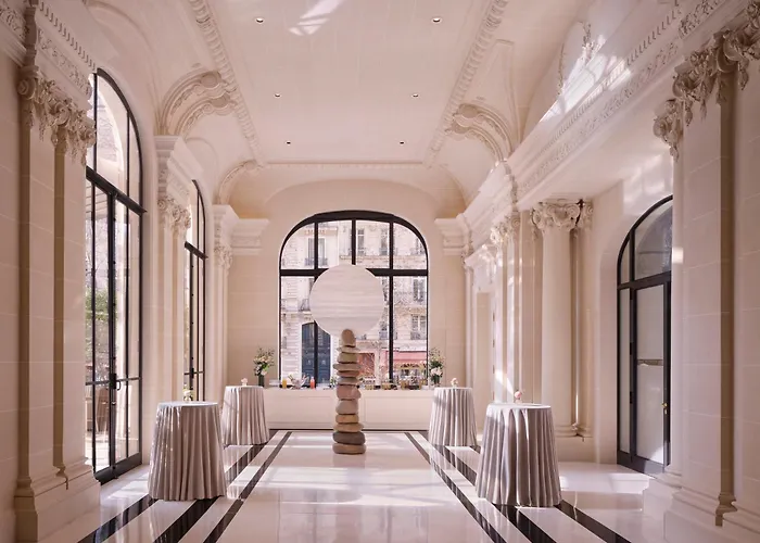 The Peninsula 5* Paris