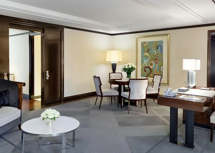 The Peninsula 5* Paris